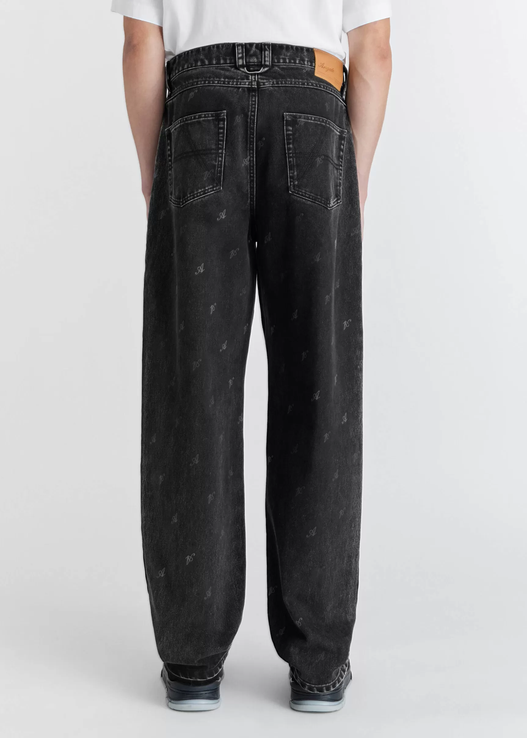 Play Relaxed-Fit Jeans | AXEL ARIGATO Shop