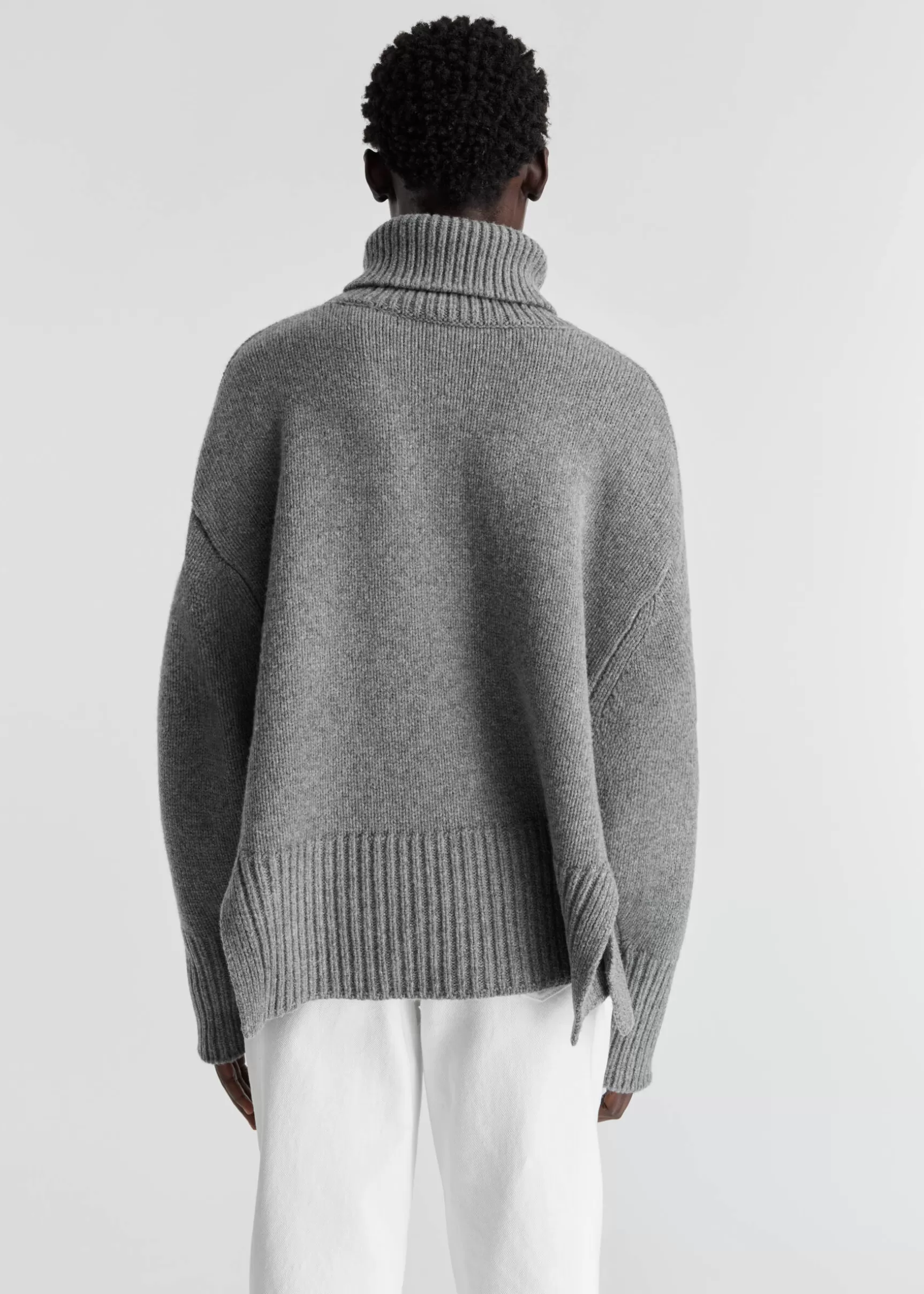 Remain Cropped Sweater | AXEL ARIGATO Clearance